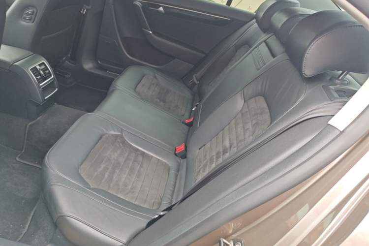 Used Volkswagen Magotan 2015 2.0 TSI Luxury Model Left Rear Seat