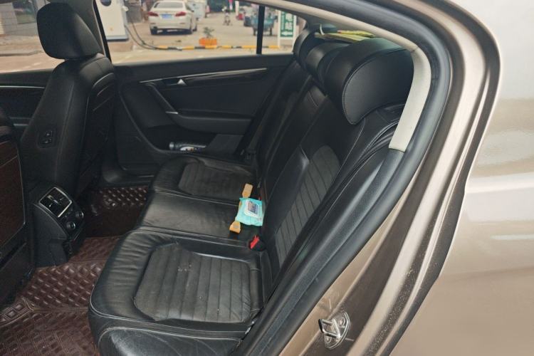 Used Volkswagen Magotan 2015 1.8TSI Prestige Model Left Rear Seat