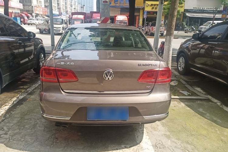 Used Volkswagen Magotan 2015 Revised 1.8TSI Prestige Version Rear