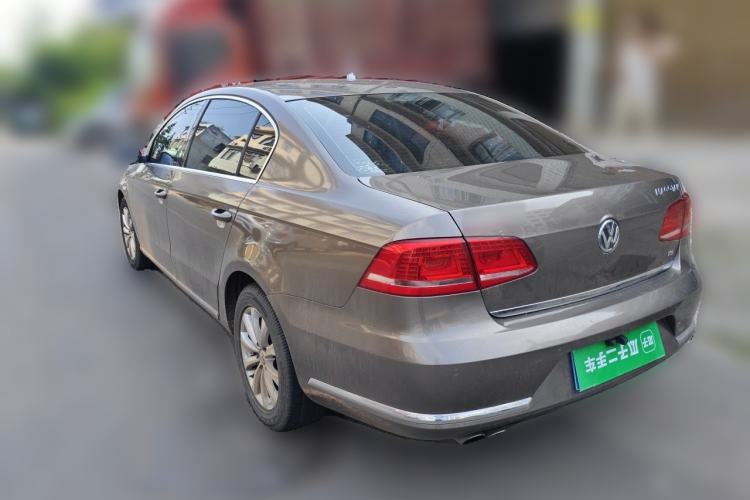 Used Volkswagen Magotan 2015 Facelift 1.8TSI Luxury Model Rear Left 45 Deg