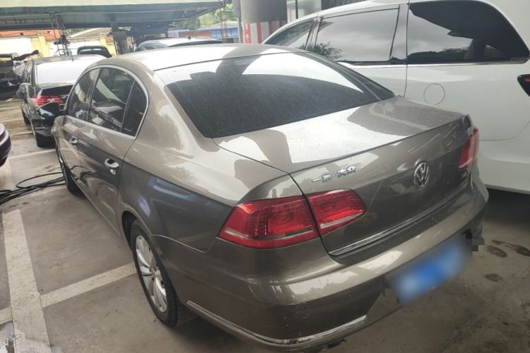 Used Volkswagen Magotan 2015 Facelift 1.8TSI Luxury Model Rear Left 45 Deg