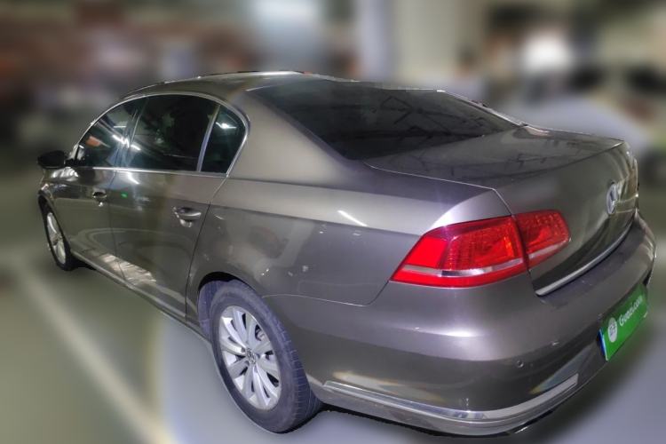 Used Volkswagen Magotan 2015 Facelift 1.8TSI Luxury Model Rear Left 45 Deg