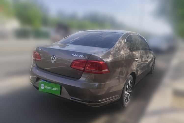 Used Volkswagen Magotan 2015 Facelift 1.8TSI Luxury Model Rear Right 45 Deg