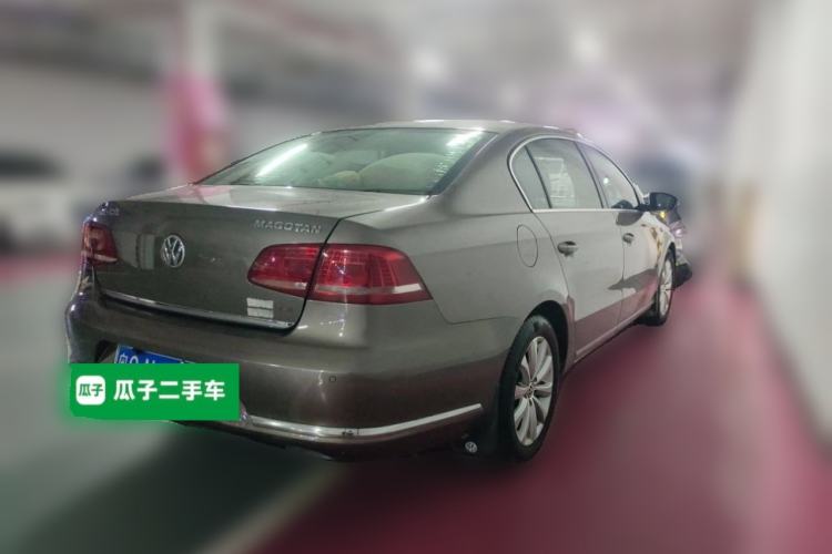 Used Volkswagen Magotan 2015 2.0 TSI Luxury Model Rear Right 45 Deg