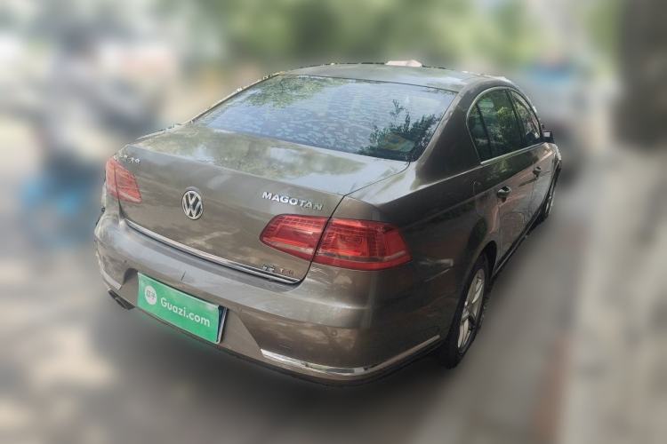 Used Volkswagen Magotan 2015 1.8TSI Advanced Model Rear Right 45 Deg