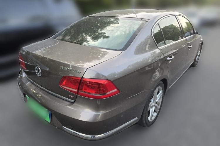 Used Volkswagen Magotan 2015 2.0 TSI Prestige Model Rear Right 45 Deg