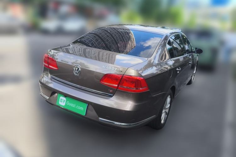 Used Volkswagen Magotan 2015 Facelift 1.8TSI Luxury Model Rear Right 45 Deg