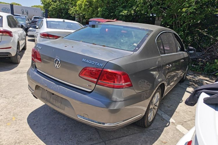 Used Volkswagen Magotan 2015 1.8TSI Luxury Model Rear Right 45 Deg