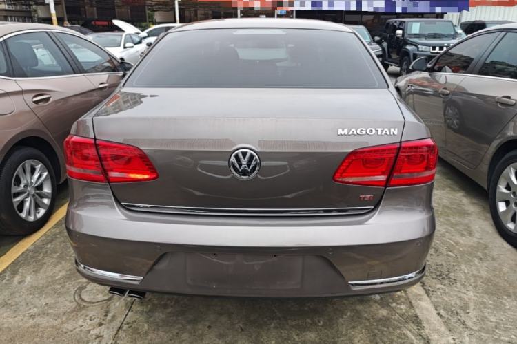 Used Volkswagen Magotan 2015 2.0 TSI Luxury Model Rear