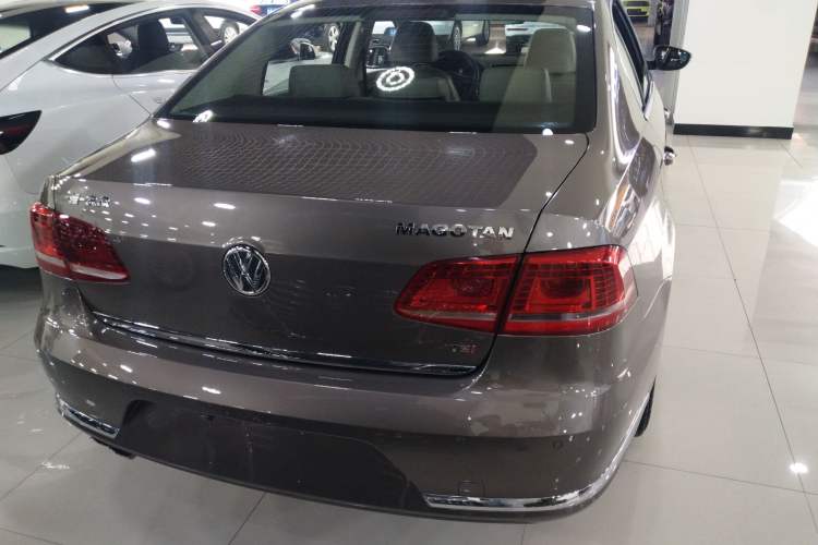 Used Volkswagen Magotan 2015 Facelift 1.8TSI Luxury Model Rear