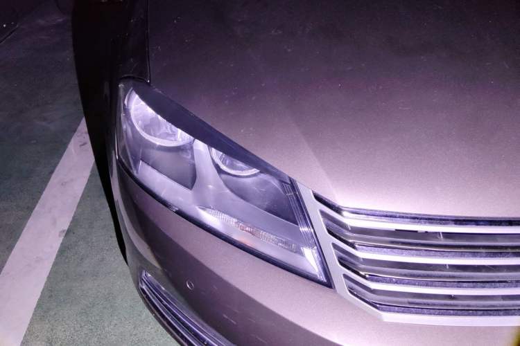 Used Volkswagen Magotan 2015 1.8TSI Advanced Model Right Front Headlight