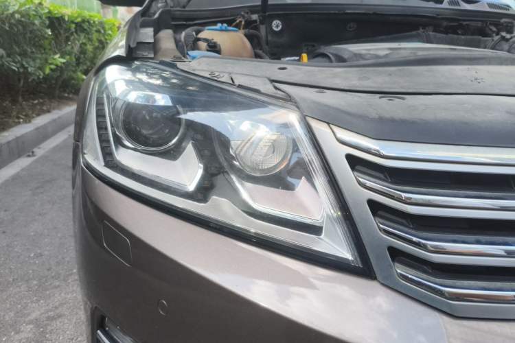 Used Volkswagen Magotan 2015 Facelift 1.8TSI Luxury Model Right Front Headlight
