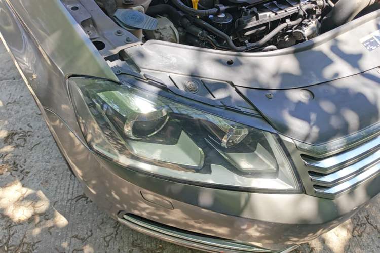 Used Volkswagen Magotan 2015 1.8TSI Luxury Model Right Front Headlight