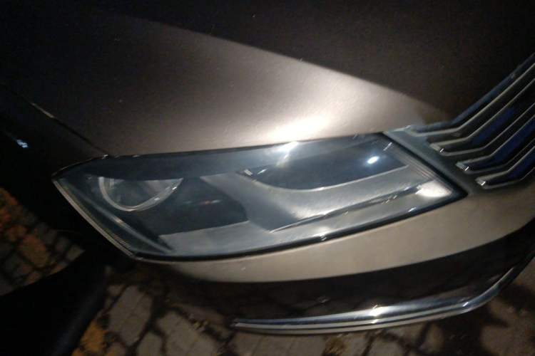 Used Volkswagen Magotan 2015 1.8TSI Advanced Model Right Front Headlight