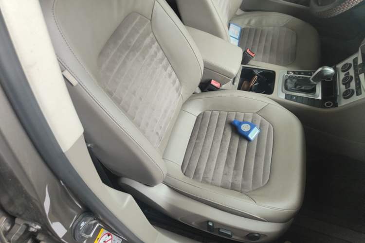 Used Volkswagen Magotan 2015 Facelift 1.8TSI Luxury Model Right Front Seat