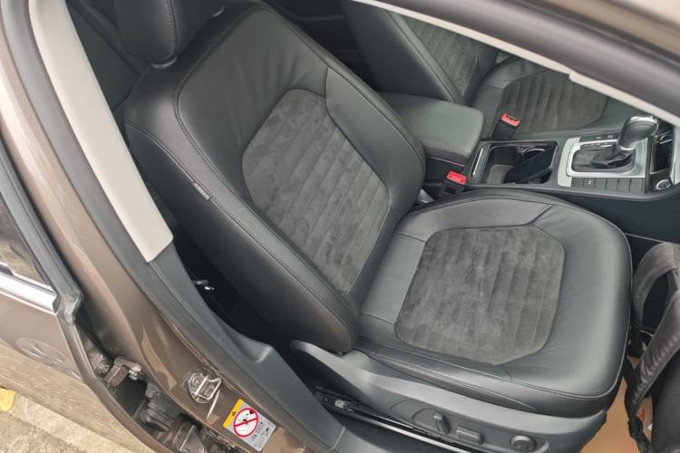 Used Volkswagen Magotan 2015 2.0 TSI Luxury Model Right Front Seat