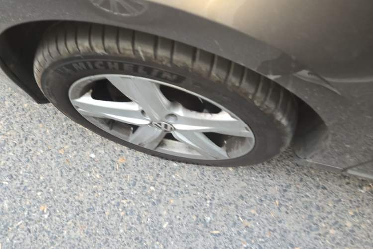 Used Volkswagen Magotan 2015 2.0 TSI Prestige Model Right Front Wheel Hub