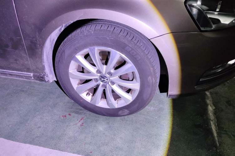 Used Volkswagen Magotan 2015 1.8TSI Advanced Model Right Front Wheel Hub