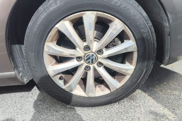 Used Volkswagen Magotan 2015 Facelift 1.8TSI Luxury Model Right Front Wheel Hub
