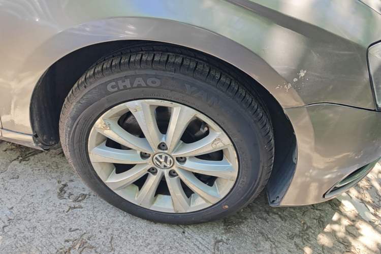 Used Volkswagen Magotan 2015 1.8TSI Luxury Model Right Front Wheel Hub