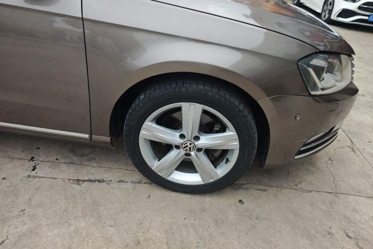 Used Volkswagen Magotan 2015 1.8TSI Prestige Model Right Front Wheel Hub
