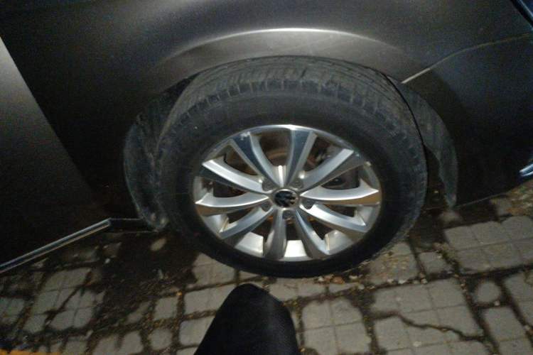 Used Volkswagen Magotan 2015 1.8TSI Advanced Model Right Front Wheel Hub