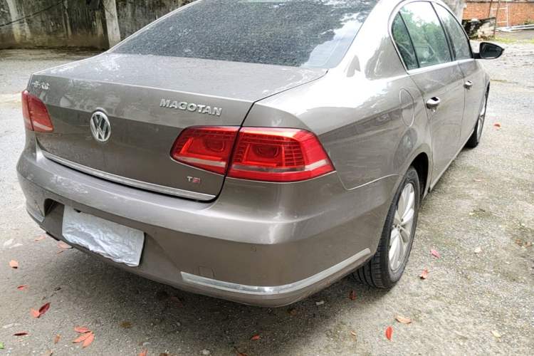 Used Volkswagen Magotan 2015 1.8TSI Advanced Model Right Rear Taillight