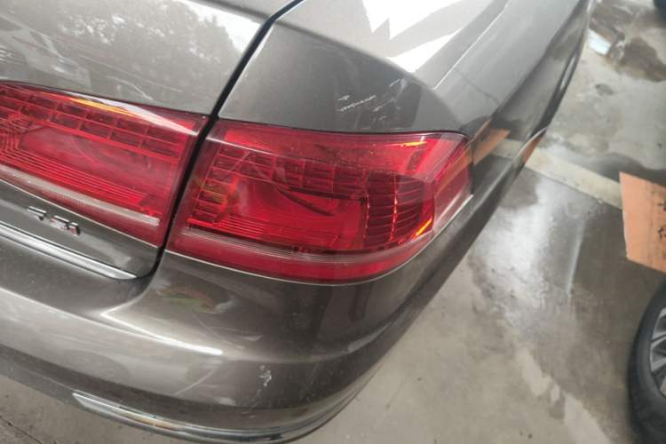 Used Volkswagen Magotan 2015 Facelift 1.8TSI Luxury Model Right Rear Taillight