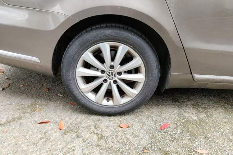 Used Volkswagen Magotan 2015 1.8TSI Advanced Model Right Rear Wheel Hub