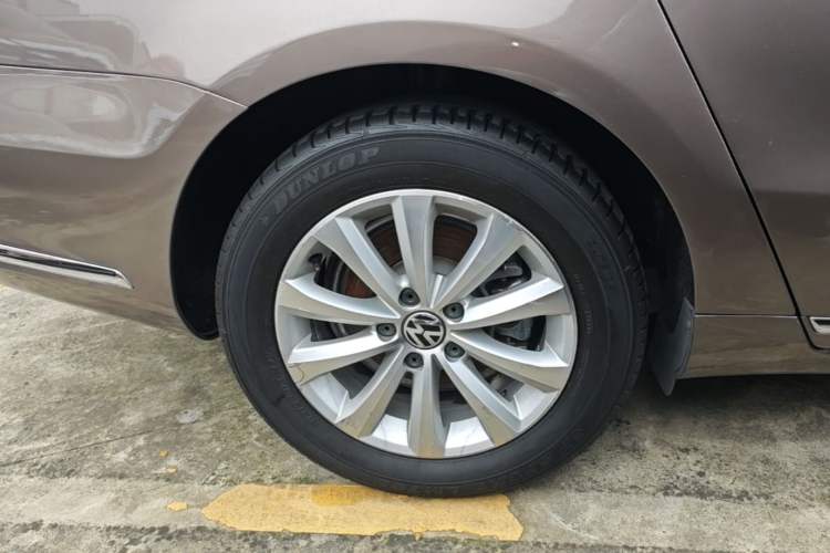 Used Volkswagen Magotan 2015 2.0 TSI Luxury Model Right Rear Wheel Hub
