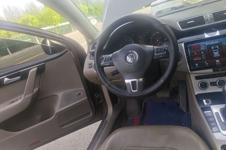 Used Volkswagen Magotan 2015 Facelift 1.8TSI Luxury Model Steering Wheel