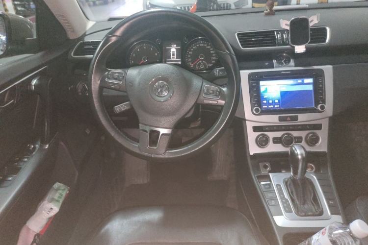 Used Volkswagen Magotan 2015 2.0 TSI Luxury Model Steering Wheel