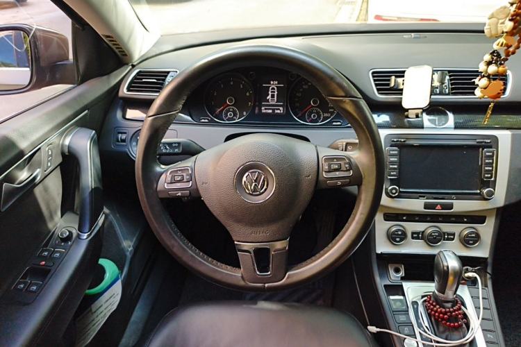 Used Volkswagen Magotan 2015 Facelift 1.8TSI Luxury Model Steering Wheel