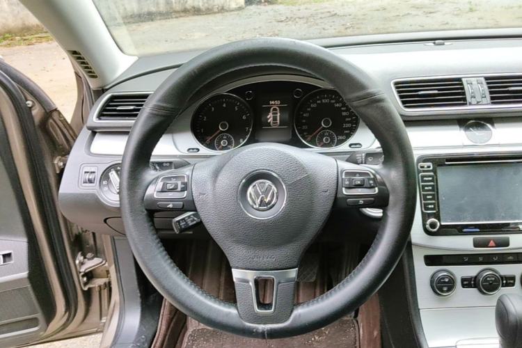 Used Volkswagen Magotan 2015 1.8TSI Advanced Model Steering Wheel