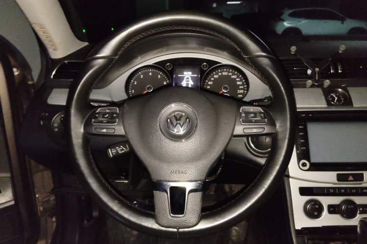 Used Volkswagen Magotan 2015 1.8TSI Advanced Model Steering Wheel