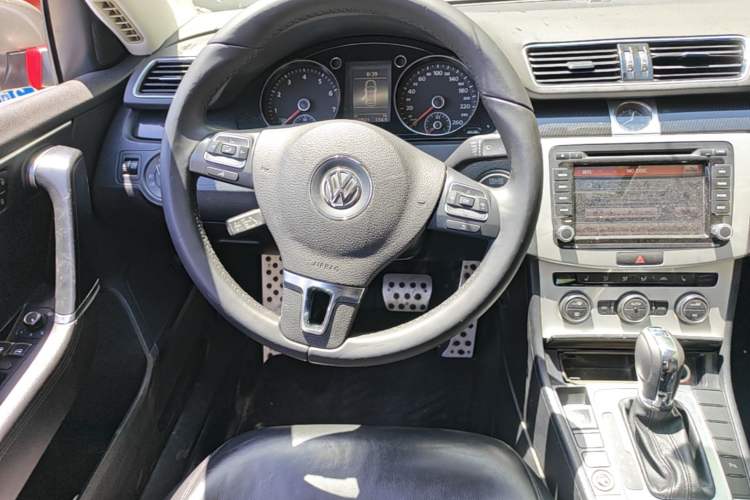 Used Volkswagen Magotan 2015 1.8TSI Luxury Model Steering Wheel