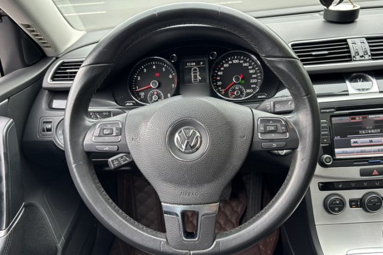 Used Volkswagen Magotan 2015 1.8TSI Luxury Model Steering Wheel