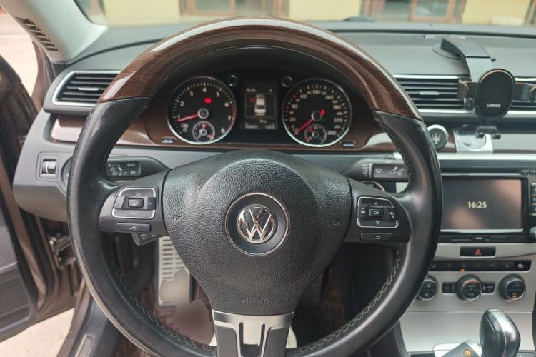 Used Volkswagen Magotan 2015 1.8TSI Prestige Model Steering Wheel