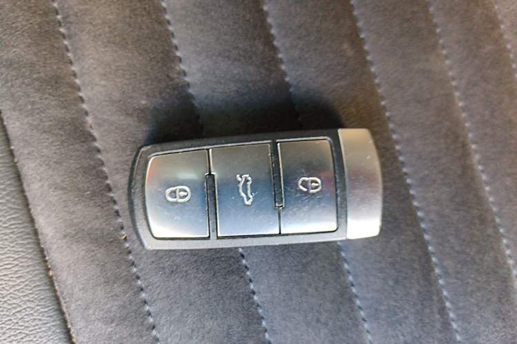 Used Volkswagen Magotan 2015 Facelift 1.8TSI Luxury Model Vehicle Key