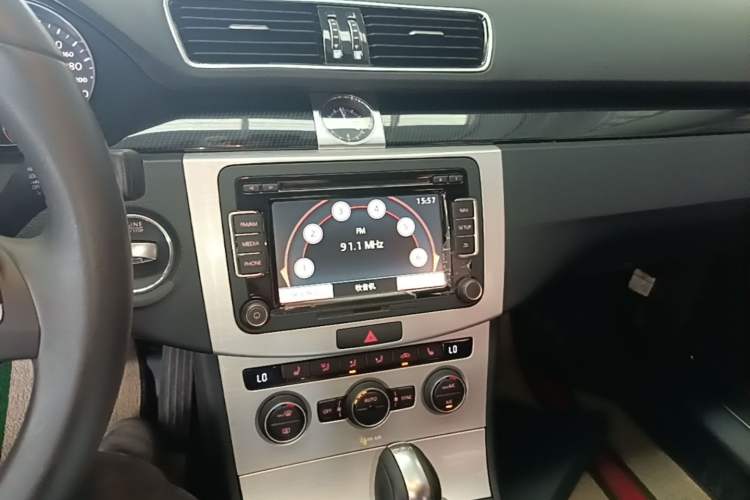 Used Volkswagen Magotan 2016 1.8TSI Luxury Comfort Model Audio And AC Panel