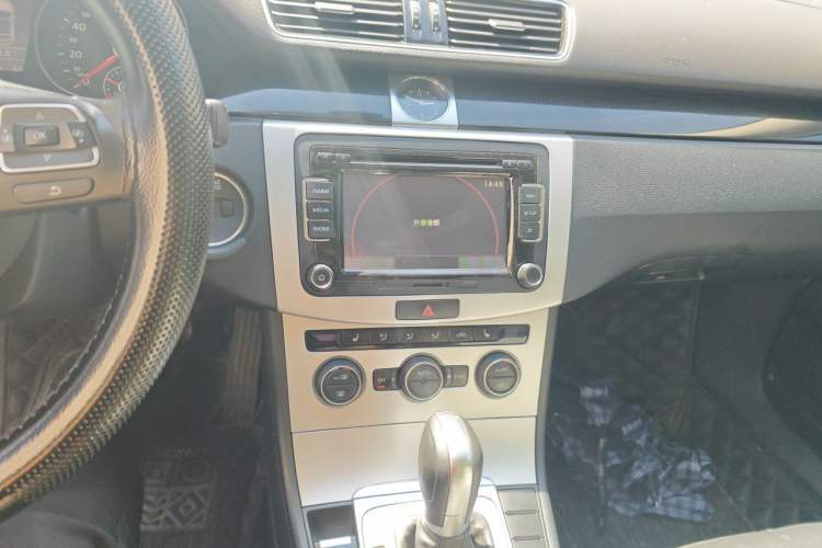 Used Volkswagen Magotan 2016 1.8TSI Luxury Comfort Model Audio And AC Panel
