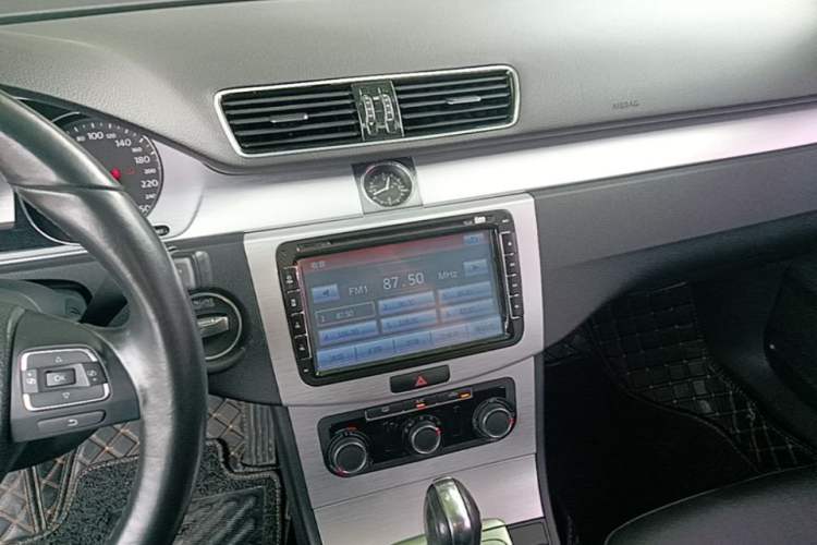 Used Volkswagen Magotan 2016 1.8TSI Smart Comfort Model Audio And AC Panel