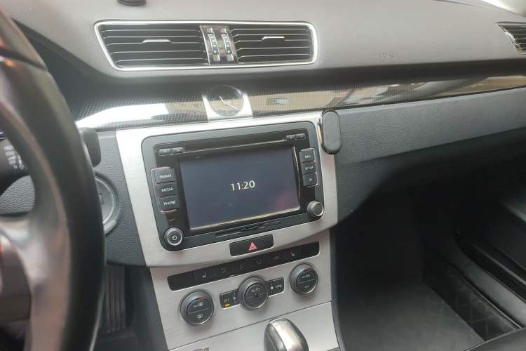 Used Volkswagen Magotan 2016 1.8TSI Luxury Comfort Model Audio And AC Panel