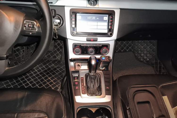 Used Volkswagen Magotan 2016 1.8TSI Smart Comfort Model Audio And AC Panel