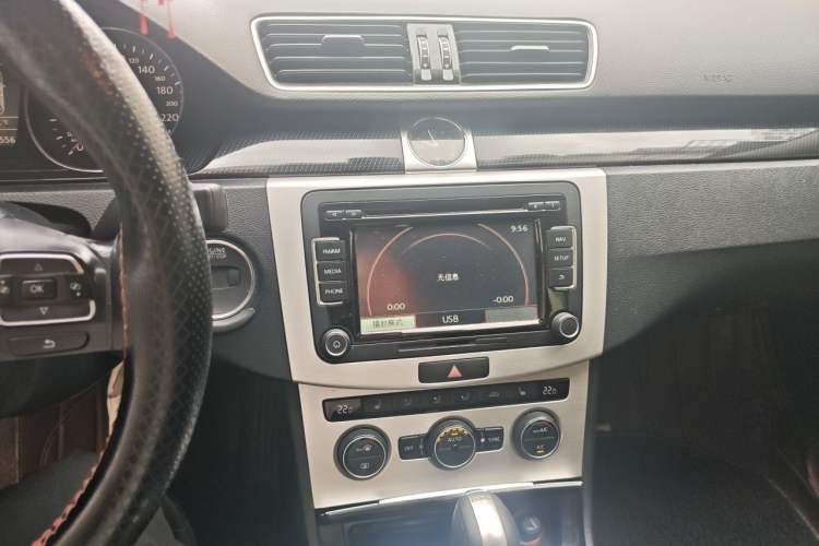 Used Volkswagen Magotan 2016 1.8TSI Luxury Comfort Model Audio And AC Panel