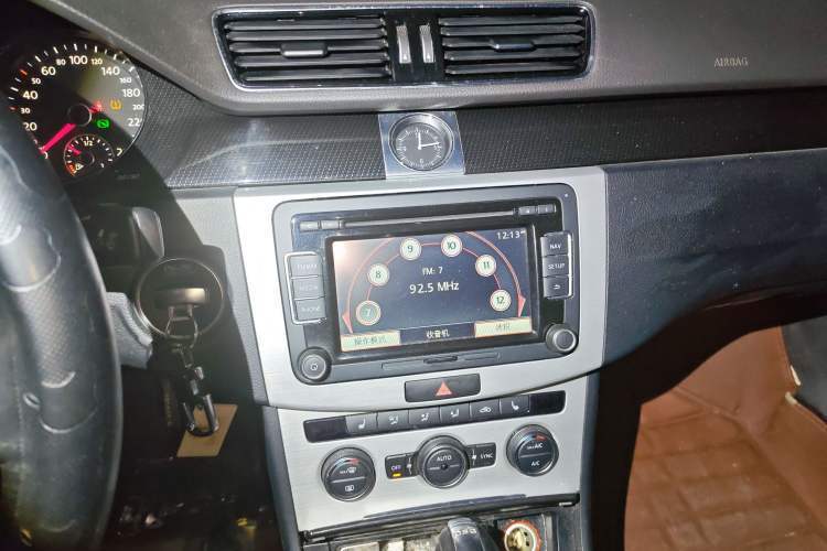 Used Volkswagen Magotan 2016 1.8TSI Luxury Comfort Model Audio And AC Panel