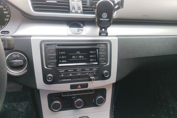 Used Volkswagen Magotan 2016 1.8TSI Smart Comfort Model Audio And AC Panel