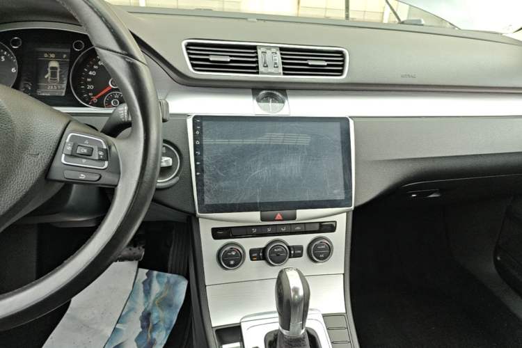 Used Volkswagen Magotan 2016 1.8TSI Smart Enjoyment Leading Model Audio And AC Panel