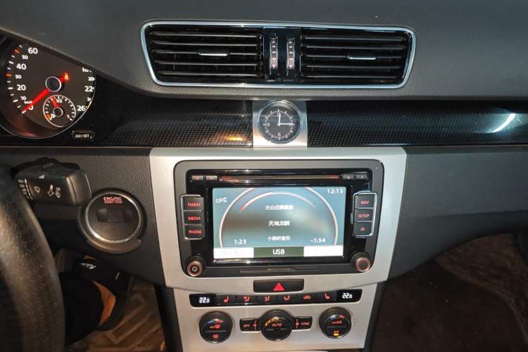 Used Volkswagen Magotan 2016 2.0 TSI Luxury Comfort Version Audio And AC Panel
