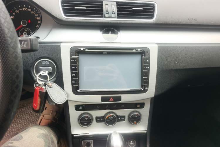 Used Volkswagen Magotan 2016 1.8TSI Smart Enjoyment Leading Model Audio And AC Panel